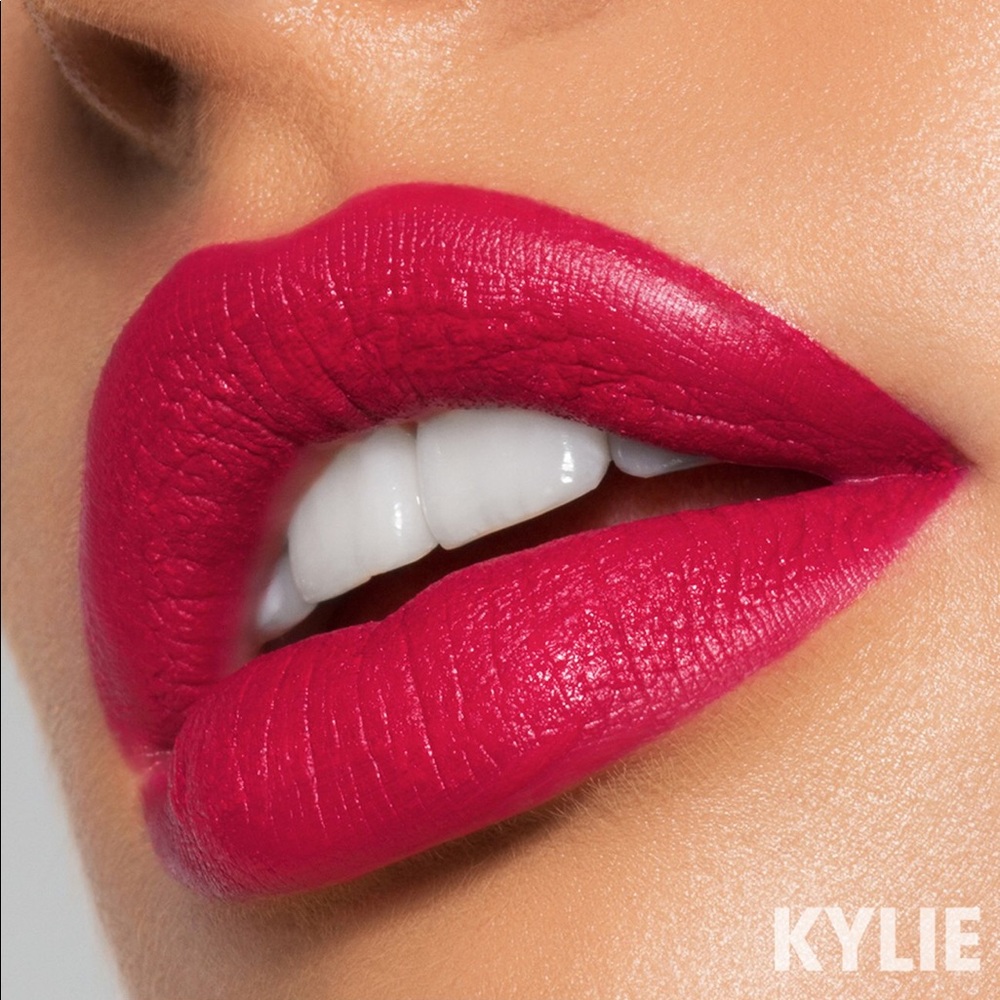 Kylie Cosmetics Surprise Me Mini Velvet